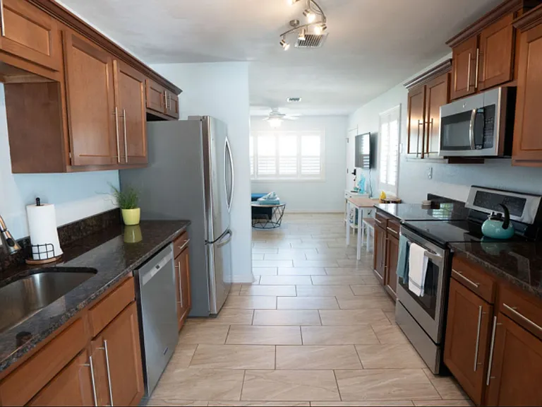 43 Seaview Dr — Photo 2