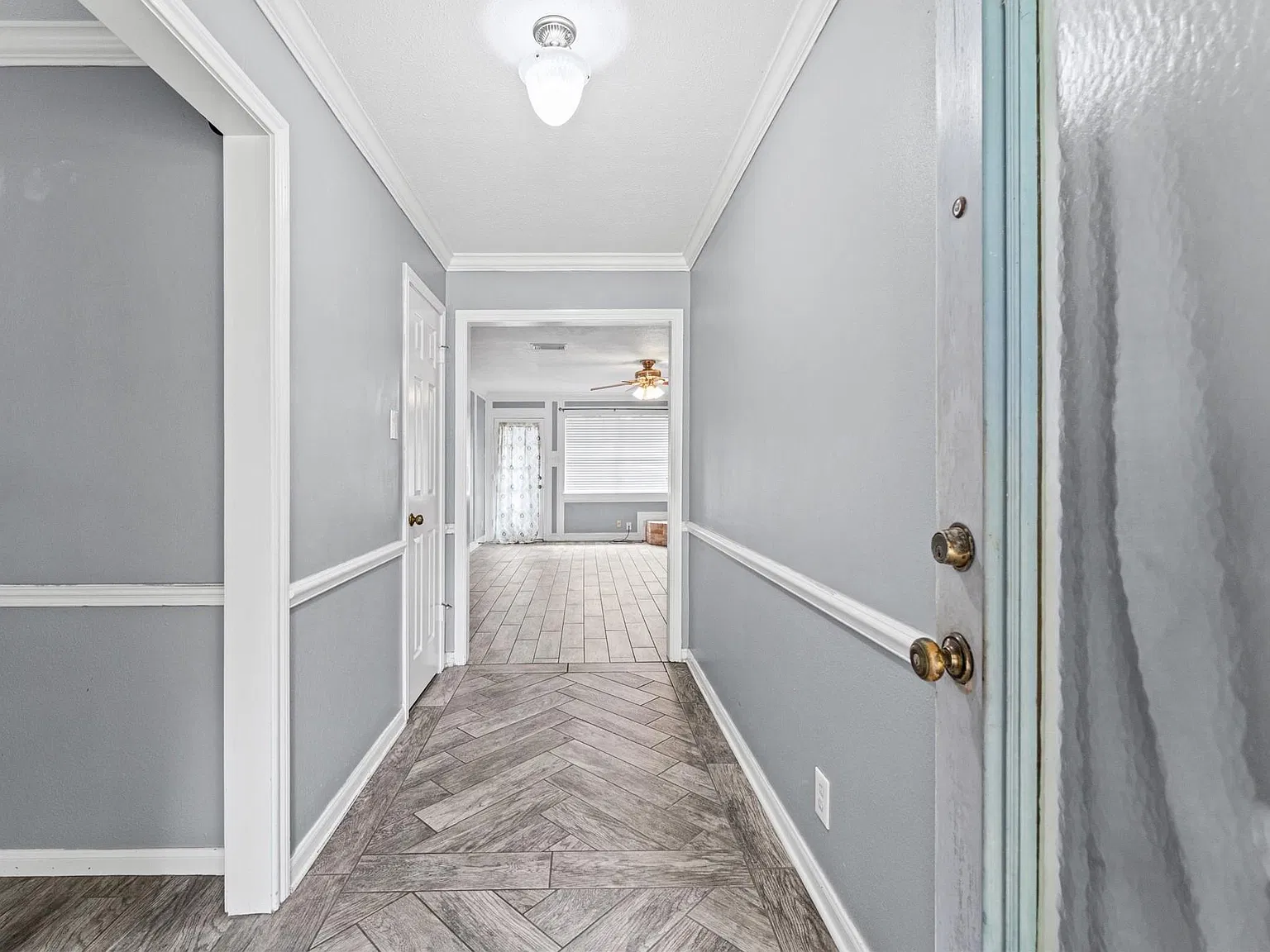 3 bed, 2.0 bath, 1707 sqft, $2,100 — Photo 3