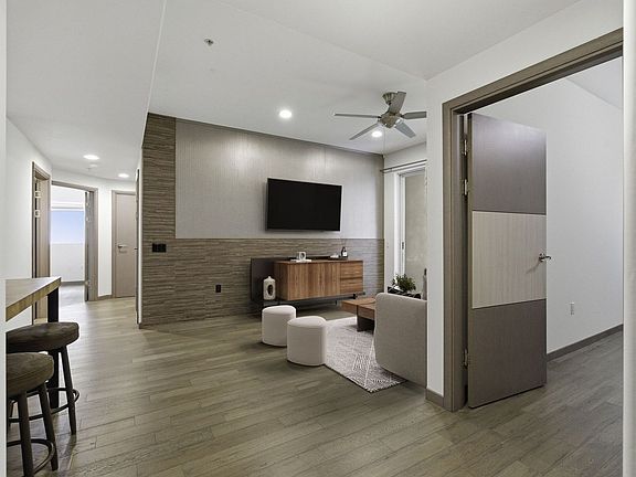 3rd image of 903 S New Hampshire Ave #202