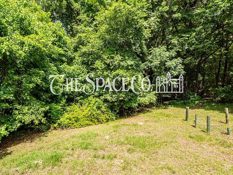 255 Mitton Rd — Photo 22