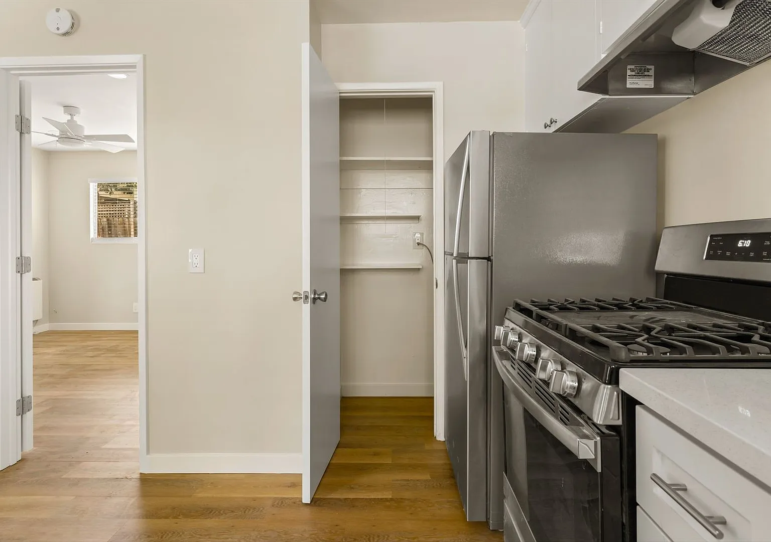 130 W Padre St — Photo 3