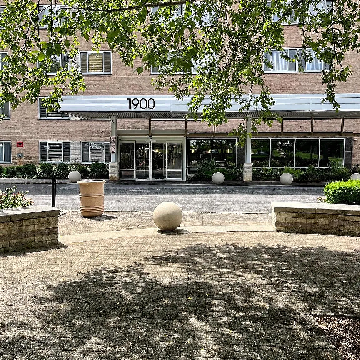 1 bed, 743 sqft, $1,700 — Photo 1