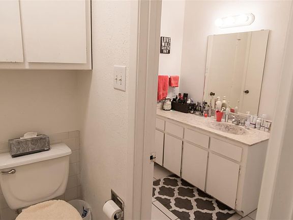 5th image of 2824 Wayside Ave APT A
