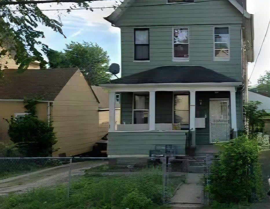 1st image of 124 S 11th Avenue