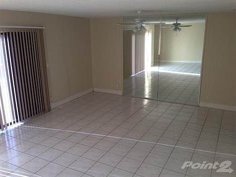 2nd image of 430 Commodore Dr 311 #311