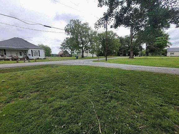 4th image of 128 Chapel Hill Rd