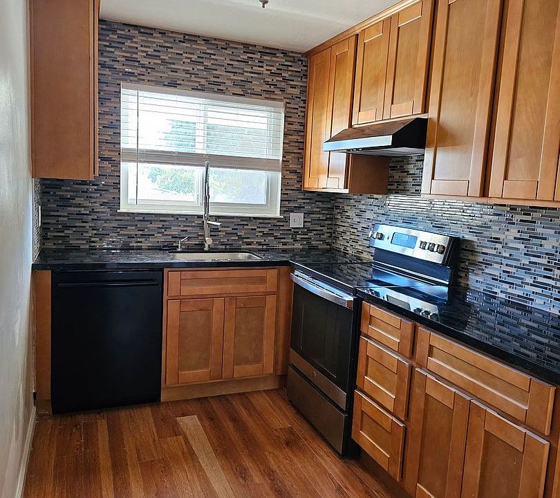 1st image of 452 S Bernardo Ave #4