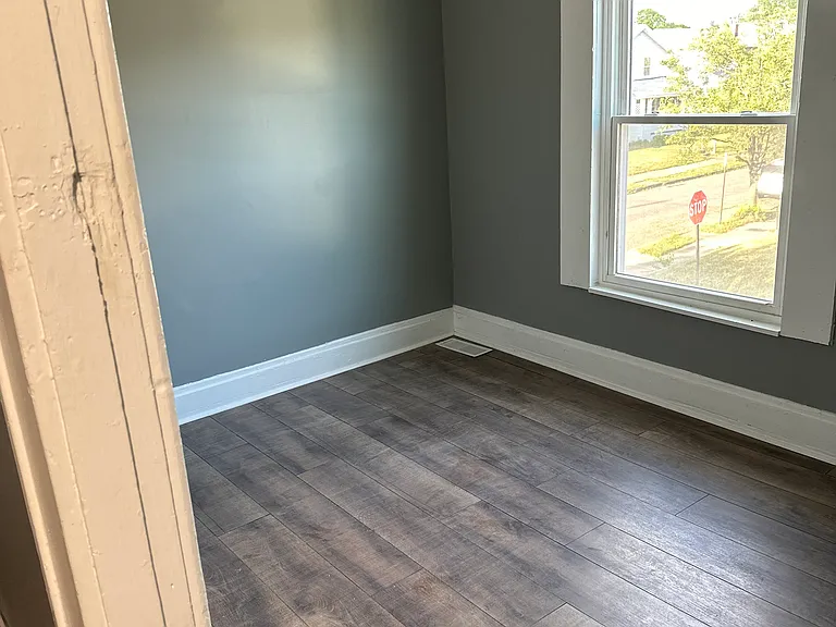 629 Sheldon Ave — Photo 12