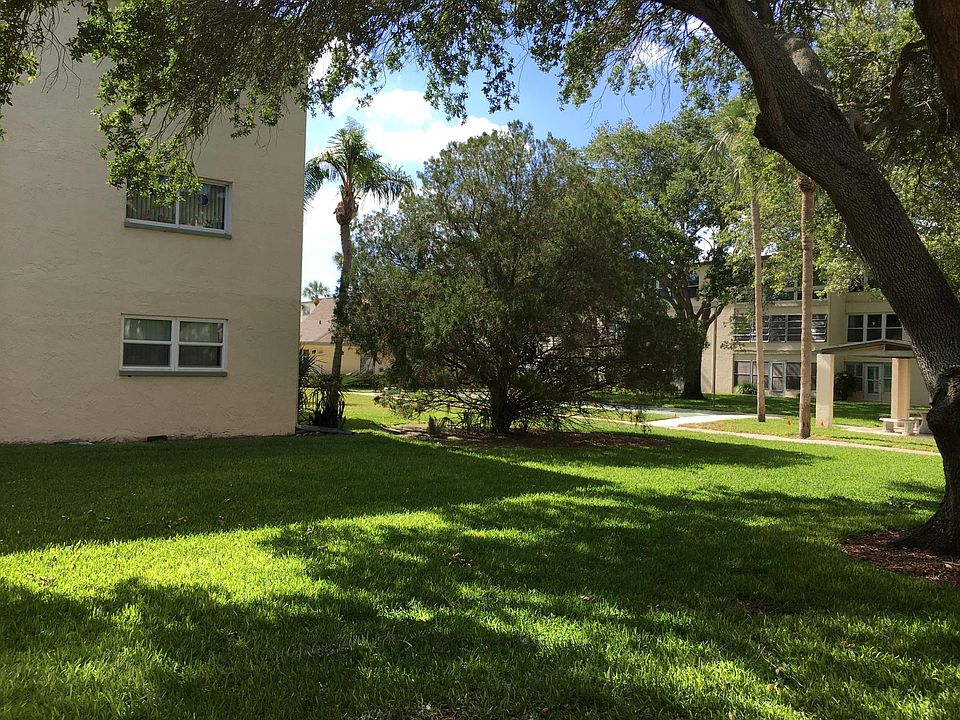 1st image of 11620 Park Blvd