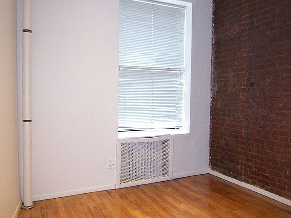 4th image of 515 W 46th St #1AA