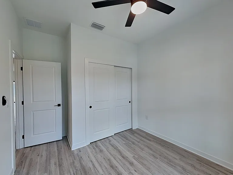 1117 Abrams Blvd — Photo 12
