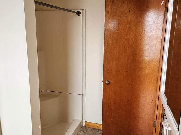 5th image of 291 E Main St #6