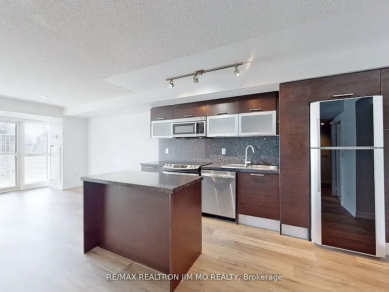 386 Yonge St #2508 — Photo 3