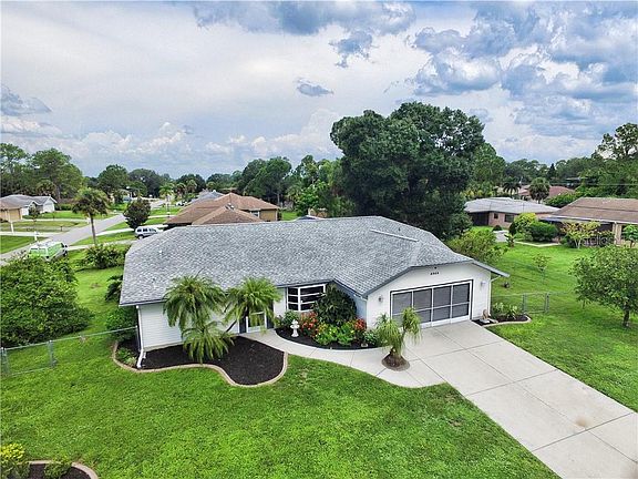 4th image of 4949 Mac Caughey Dr