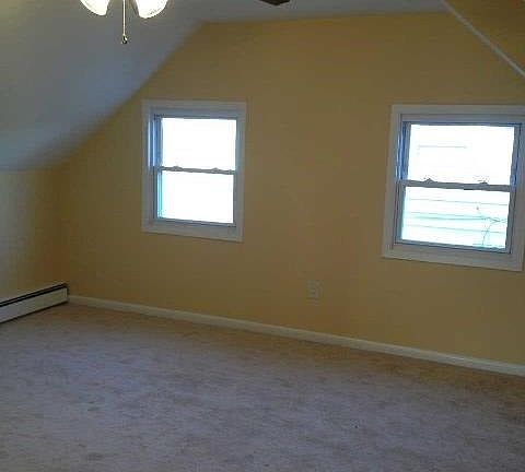 4th image of 12 Baker Ln