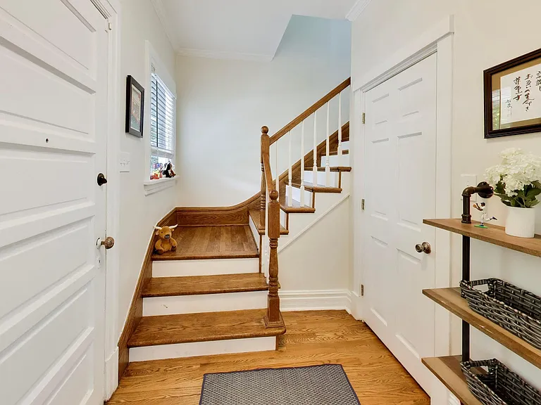 1911 Colfax St — Photo 4