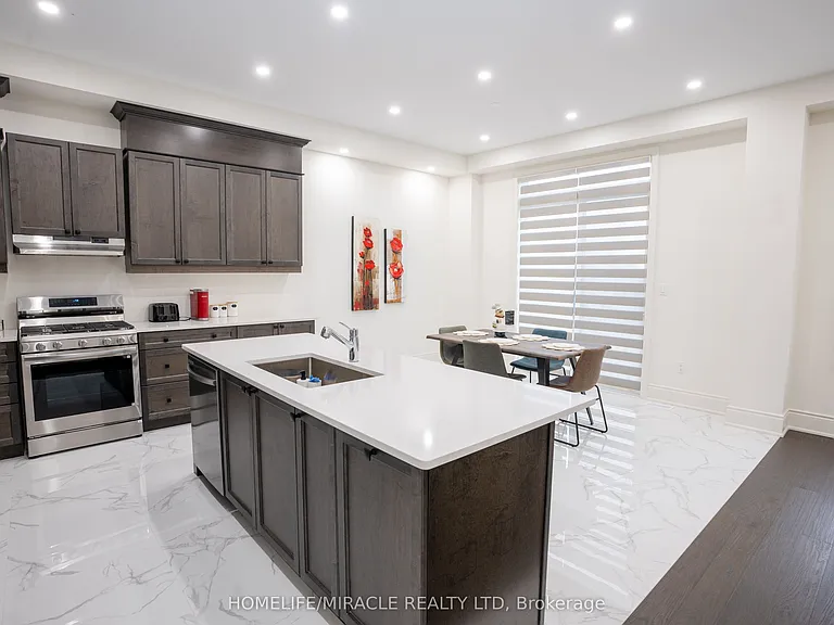 93 Bluebird Blvd — Photo 21