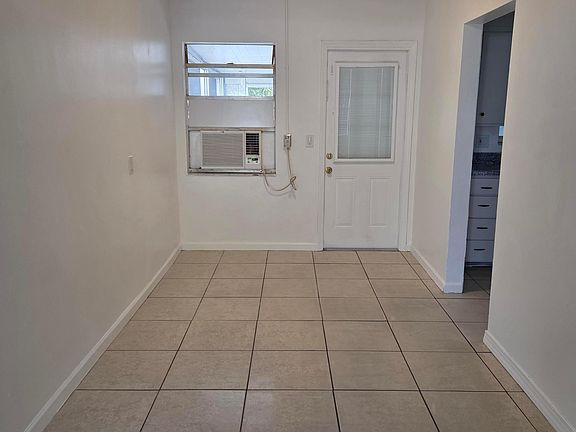5th image of 715 S C Street