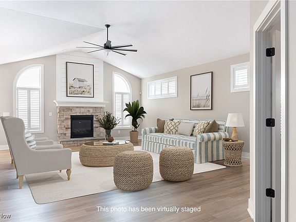 3rd image of 10161 Brookhaven Ln