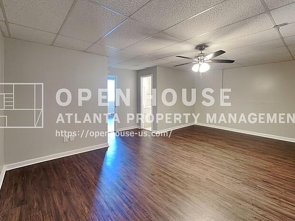 5th image of 3059 Vineyard Way SE