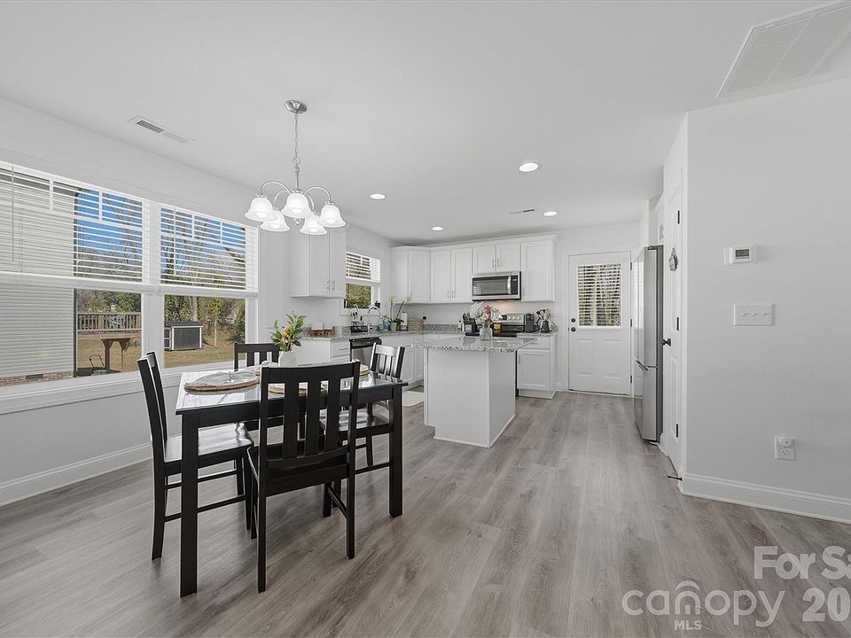 1st image of 406 Ruth Ave