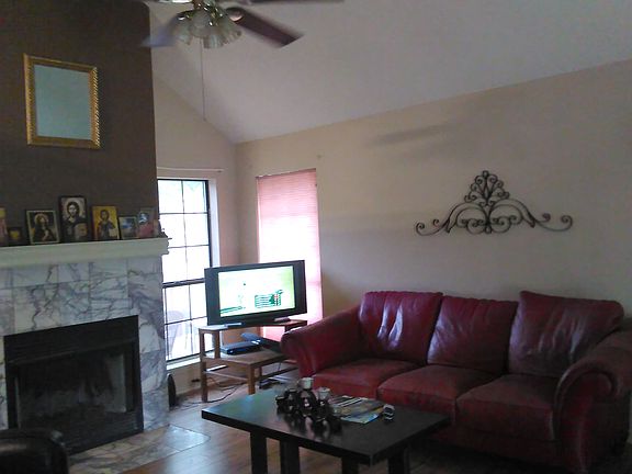 5th image of 204 Leisure Ln