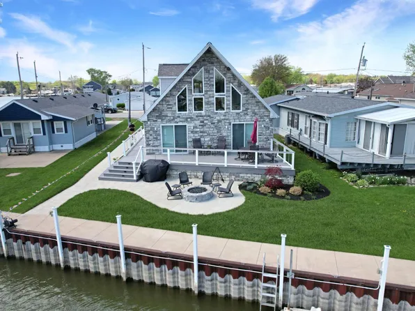 1531 N Compass Ave, Port Clinton, OH 43452