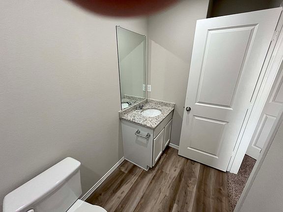 5th image of 218 Damon Dr