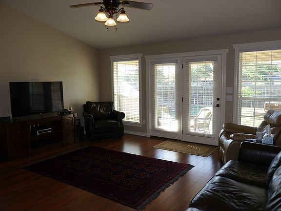 5th image of 4802 Oak Grove Blvd