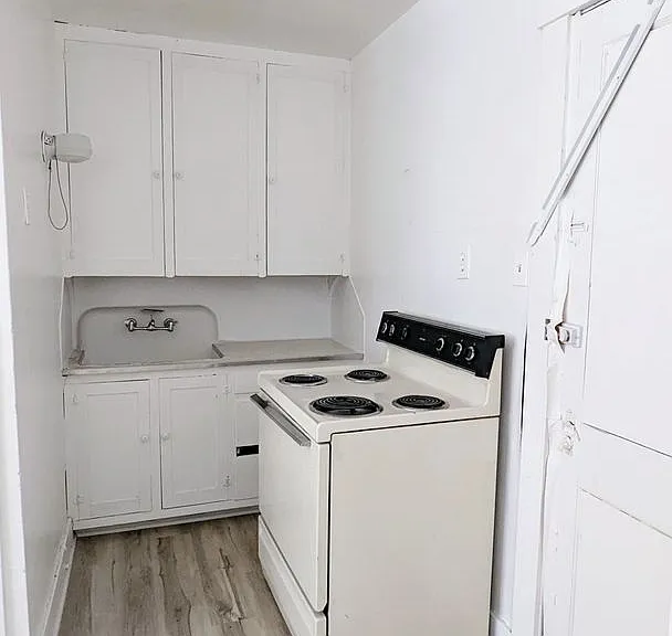 1200 N Severance St — Photo 6