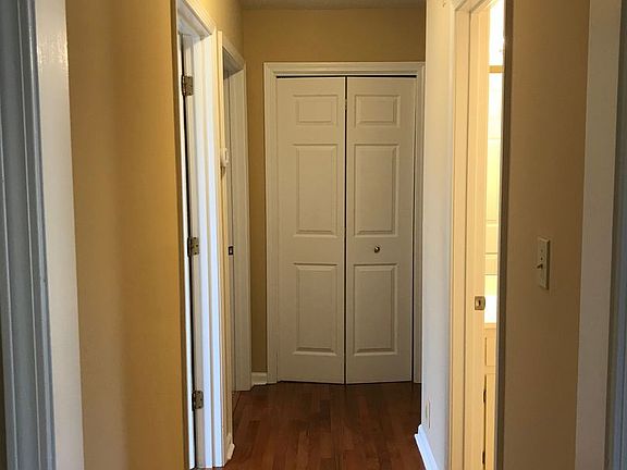 3rd image of 537 Westwood Dr