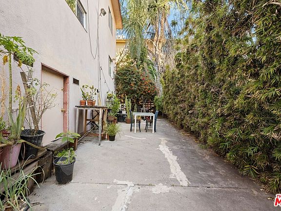 5th image of 436 Normandie Pl