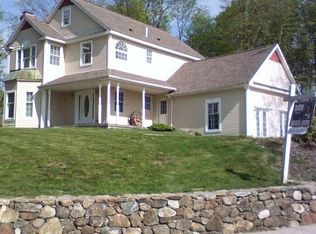 4 Fawn Meadow Dr, Naugatuck, CT 06770