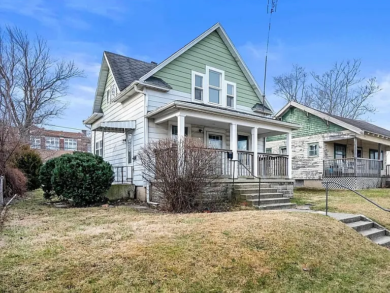 309 W Memorial Dr — Photo 2