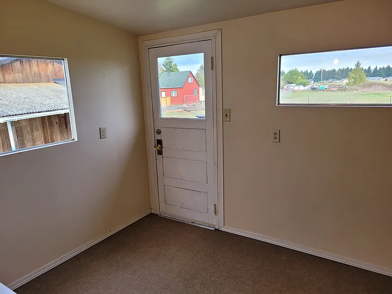 164 Lewis Rd — Photo 12