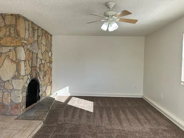 4 bed, 1689 sqft, $2,200 — Photo 2