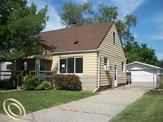 4th image of 25584 Mackinac St