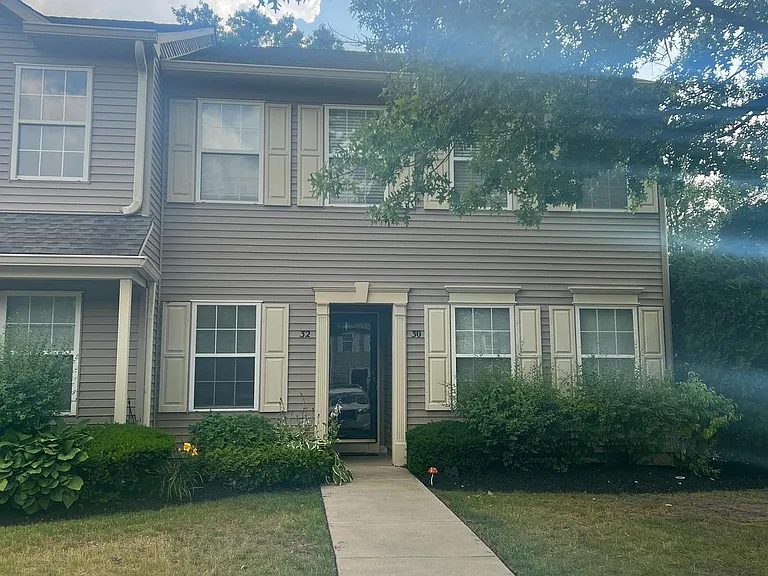 32 Foxglove Dr — Photo 4
