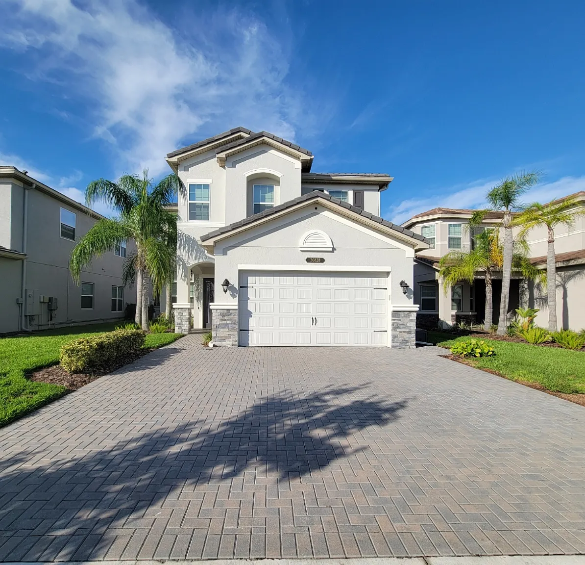 5 bed, 3381 sqft, $5,500 — Photo 1