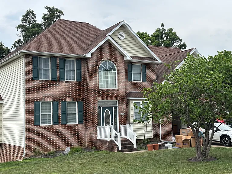 101 Quigley Ct — Photo 2