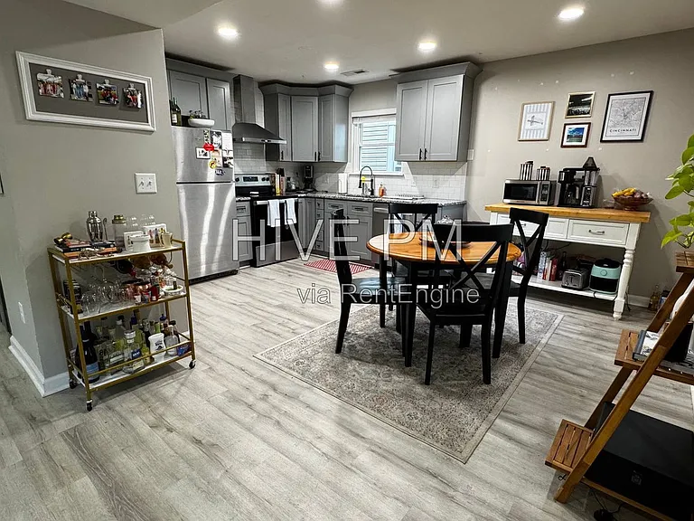229 Congress Ave #229 — Photo 9