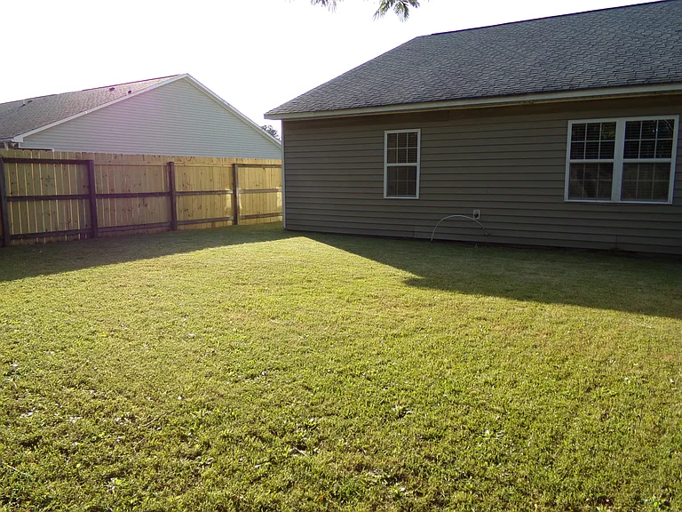 409 Nordhoff St — Photo 9