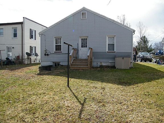 2nd image of 1056 Woodland Ave