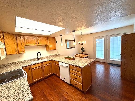 5th image of 195 Stirling Pl