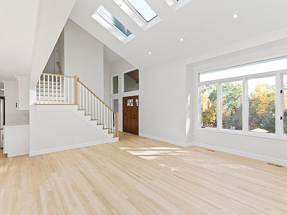 5th image of 39 Grover Rd