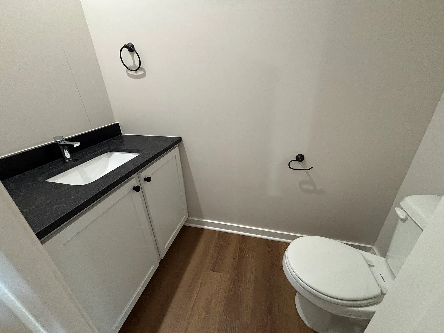 3 bed, 2.5 bath, 1500 sqft, $1,595 — Photo 3