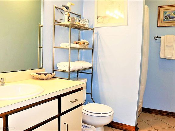 3rd image of 1149 W Beach Blvd #C-1