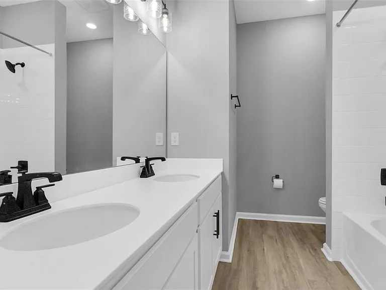 819 Ballantyne Dr — Photo 7