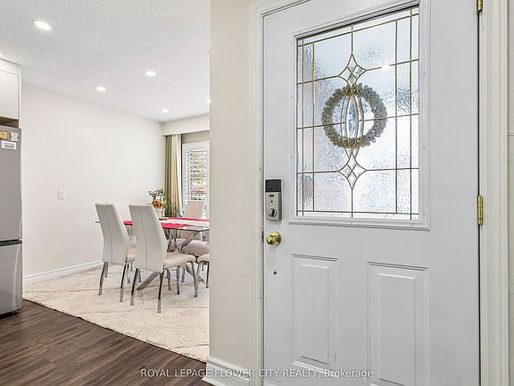 5th image of 35 Camberley Cres