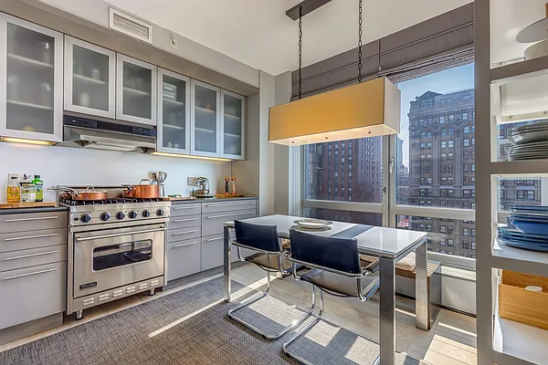Sold by Compass | media 1